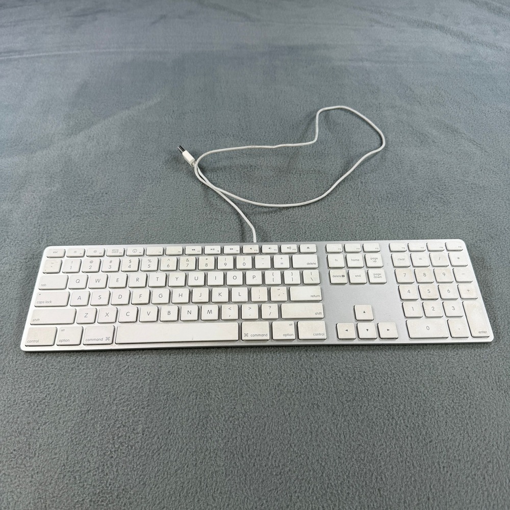 Apple Wired Keyboard with Numeric Keypad Aluminum USB A1243 EMC 2171 MB110LL/A